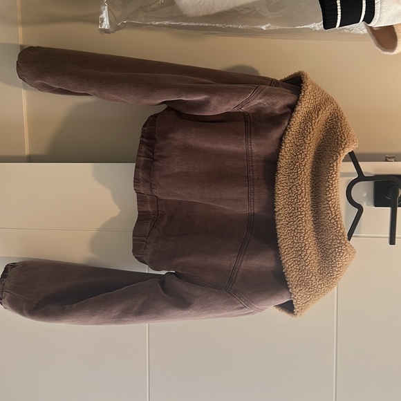 Pretty Little Thing crop Jean Jacket - Picture 4 of 9